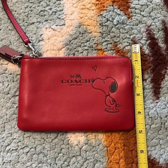 Coach Authentic Snoopy wristlet - Picture 4 of 7